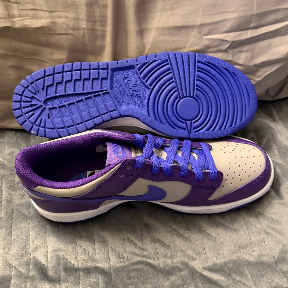 Nike
Dunk gs
Nwot - Picture 3 of 11